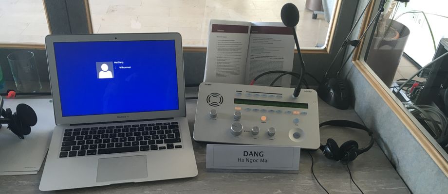 Bild: vietnamesisch Kabinendolmetscher